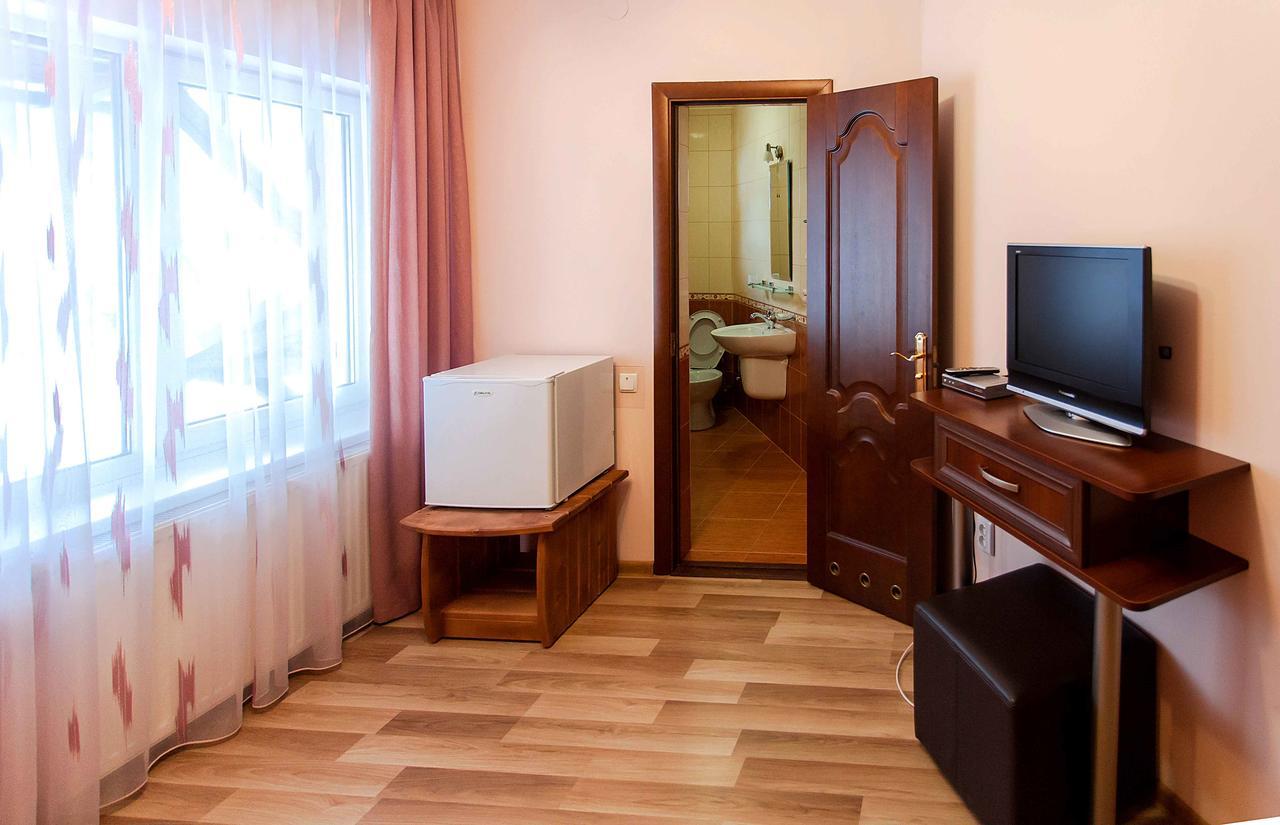 Podolyanka Hotel Slavsko Exterior foto